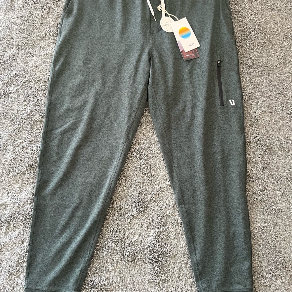 Vuori Men's Dark Green Joggers
